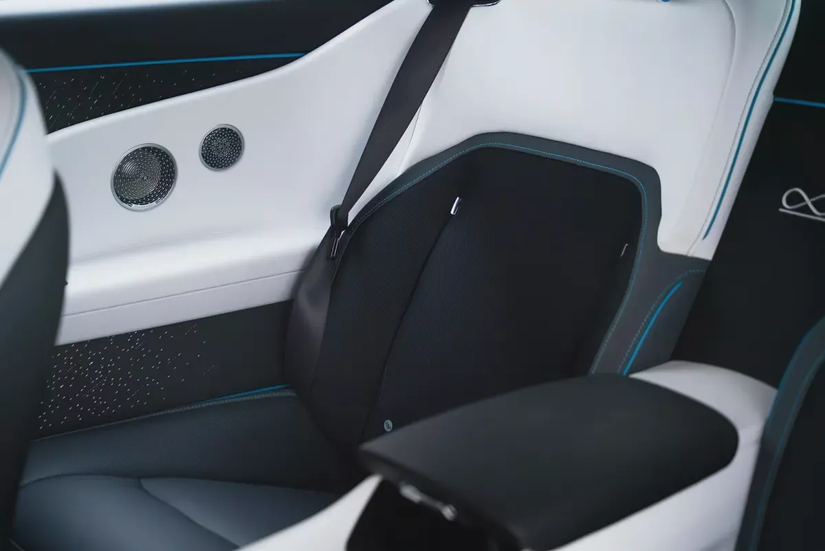 2025 Rolls-Royce Spectre Black Badge | European Specs-8-8