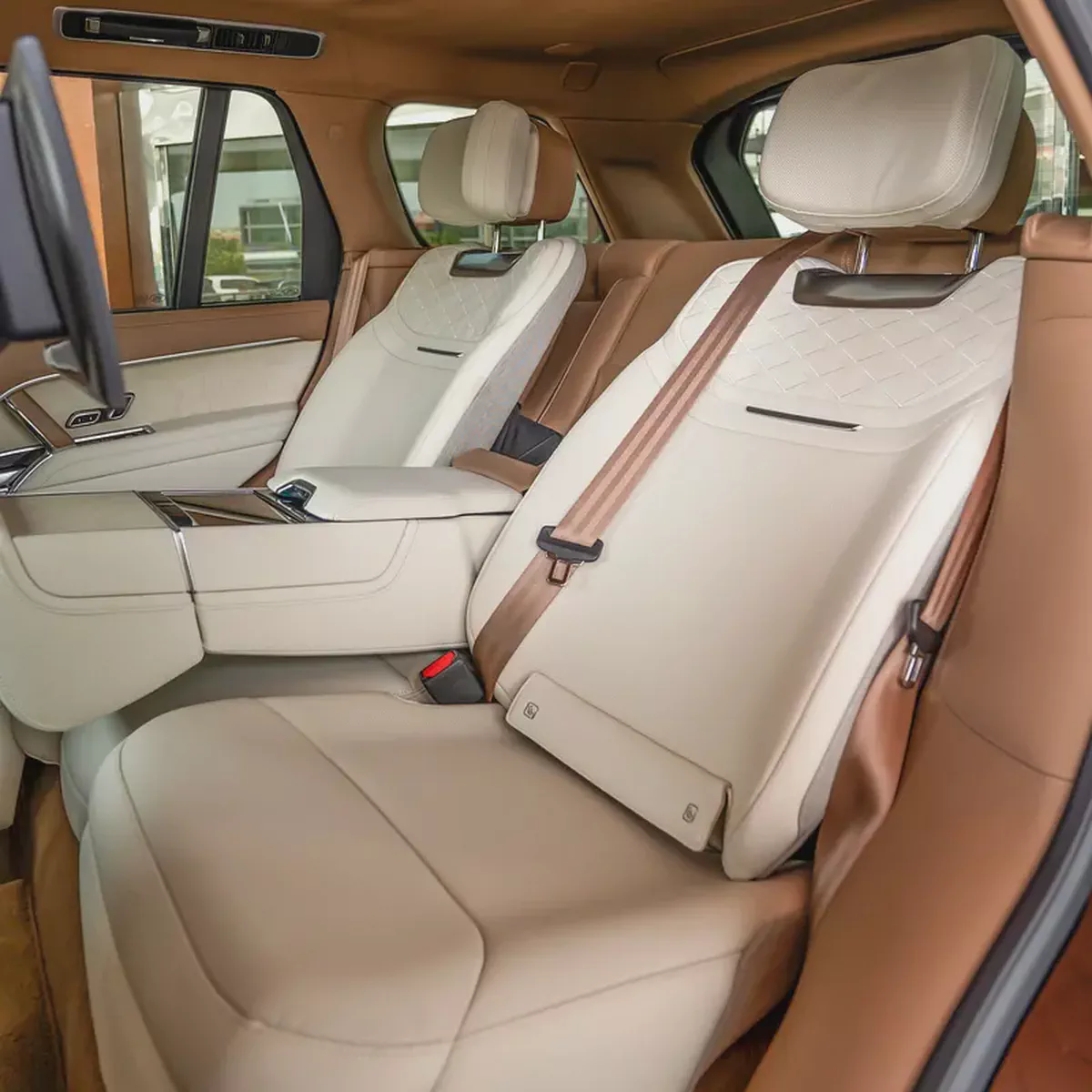 2026 Land Rover Range Rover SV BRAND NEW-12-12