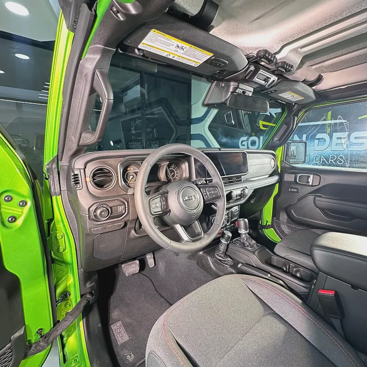 2025 Jeep Wrangler Rubicon V6-8-8