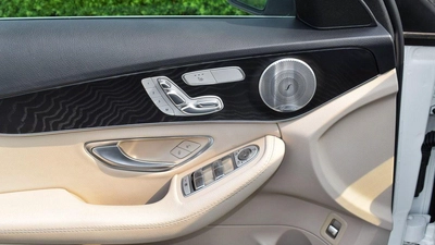 Mercedes-Benz C 300-11