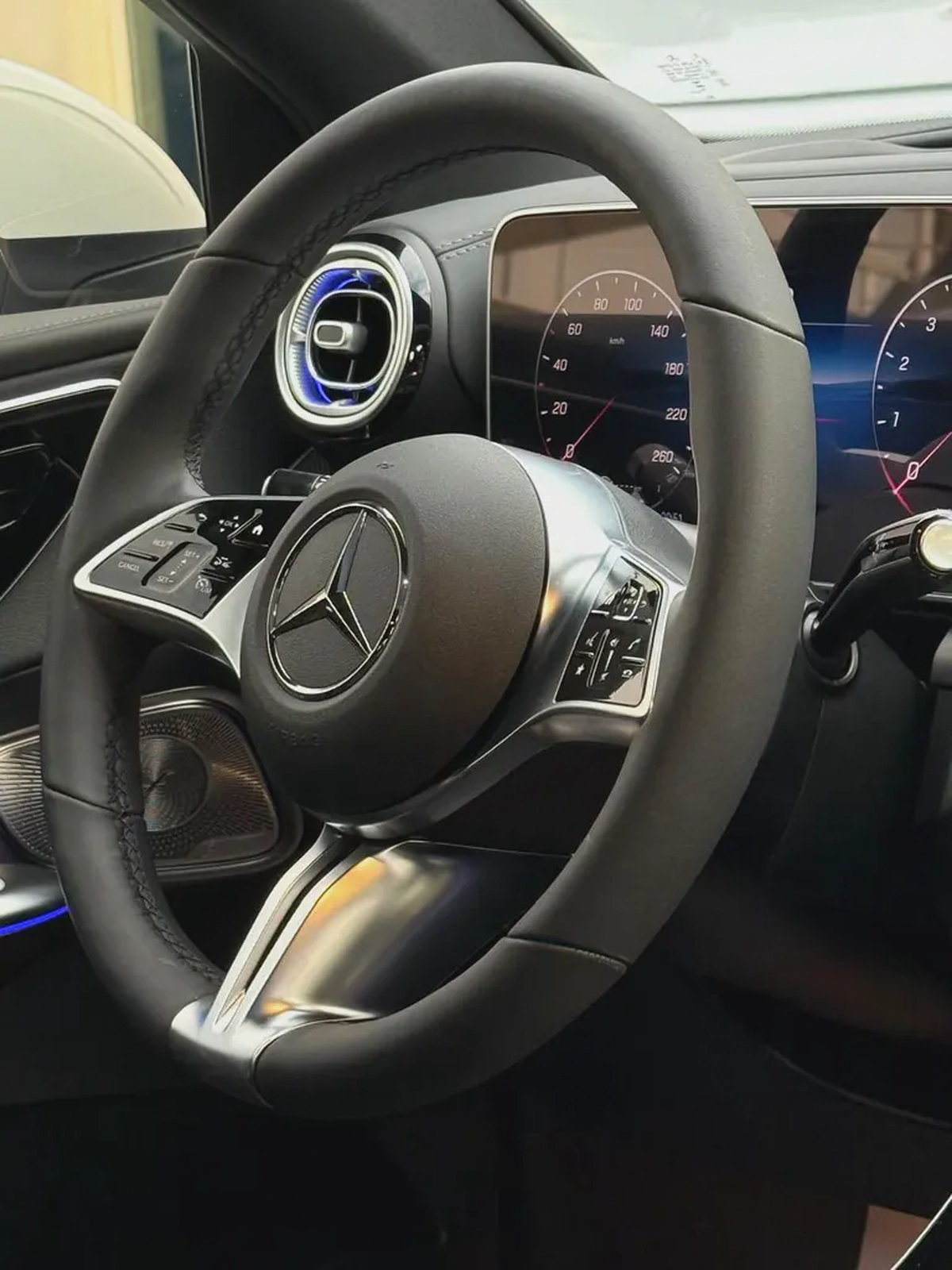 Mercedes GLC300 model 2025 import from Korea مرسيدس جي ال سي ٣٠٠ موديل ٢٠٢٥ وارد كوريا-8-8