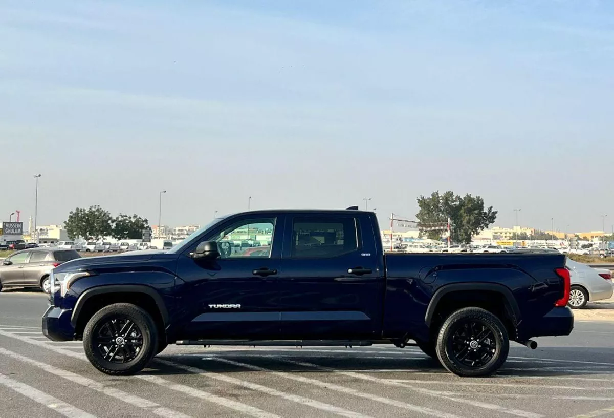 Toyota Tundra  2024 Toyota Tundra Crewmax 3.4L V6 AWD 4x4 Rear Camera Leather Seat Low Mileage-3-0