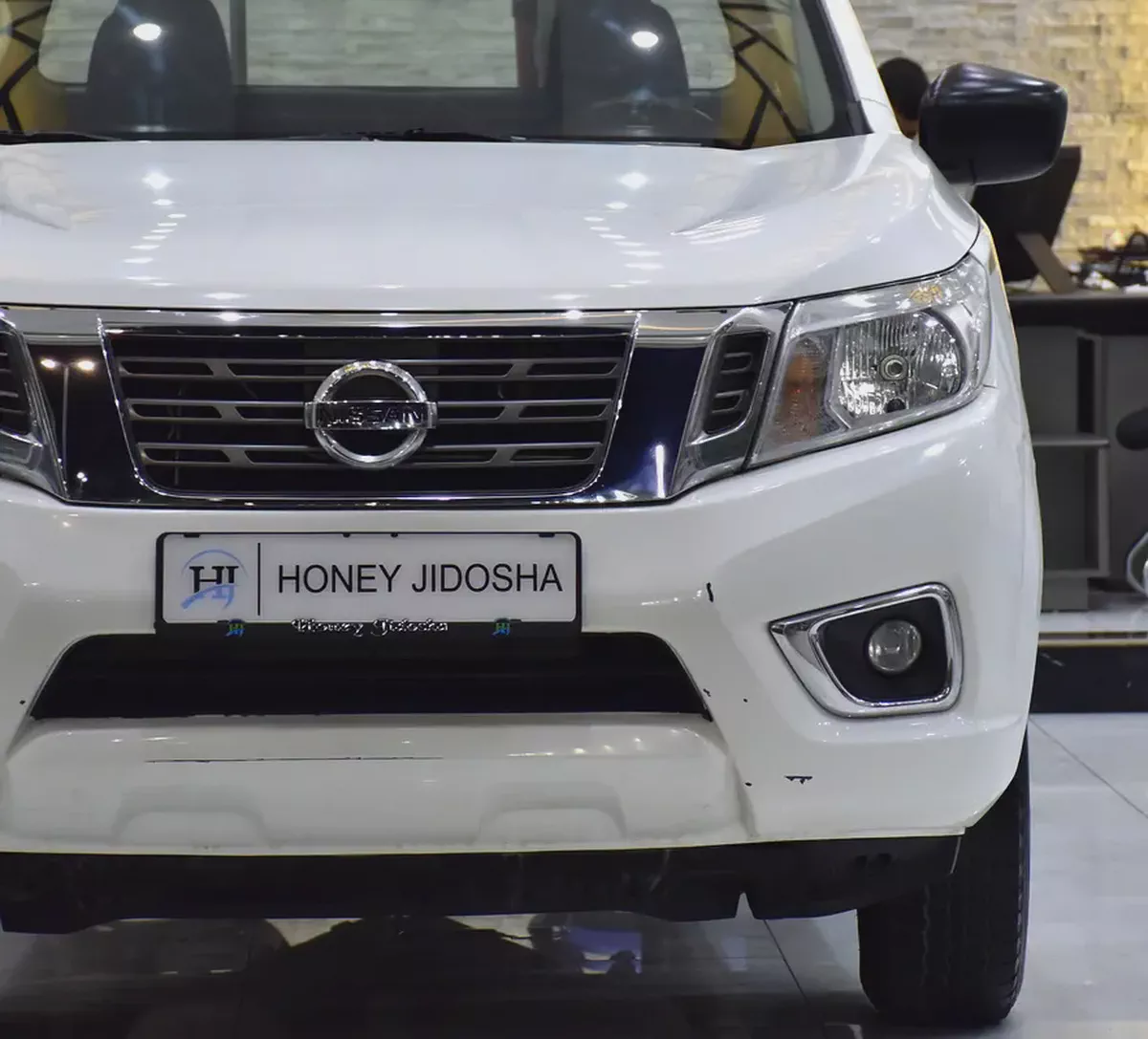 EXCELLENT DEAL for our Nissan Navara SE ( 2020 Model ) in White Color GCC Specs-3-3