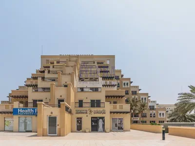 Garden View| Spacious| Great Investment-0