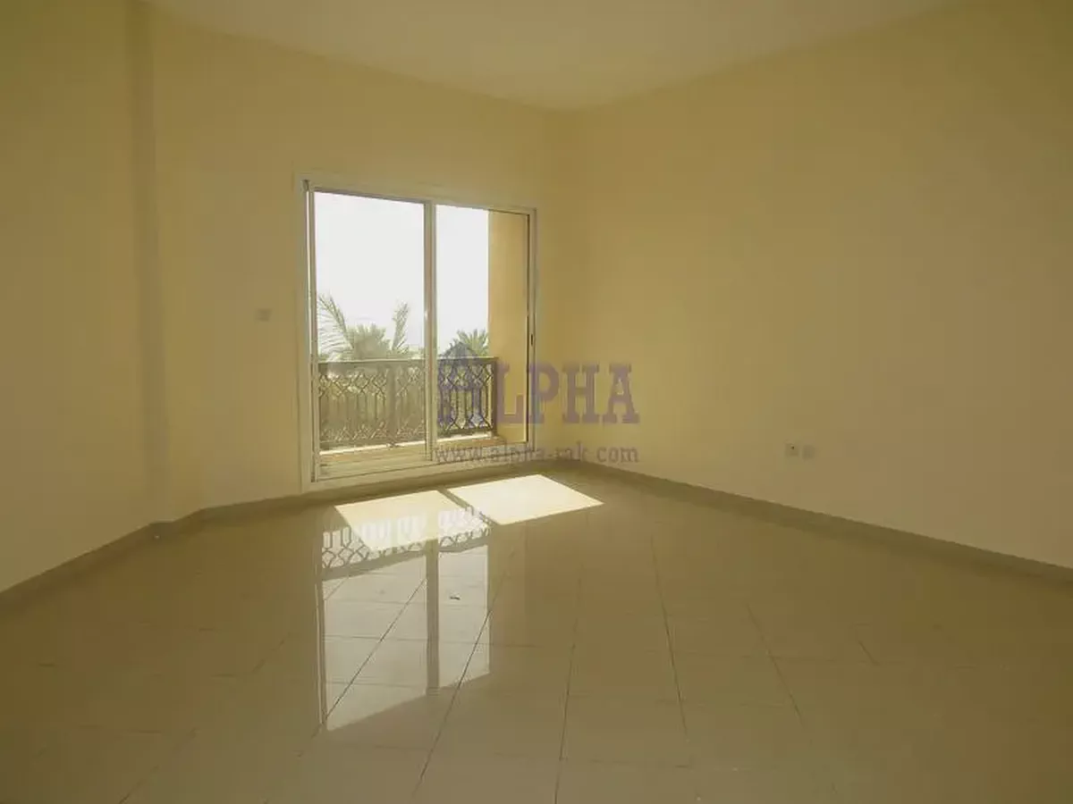 Garden View| Spacious| Great Investment-5-5