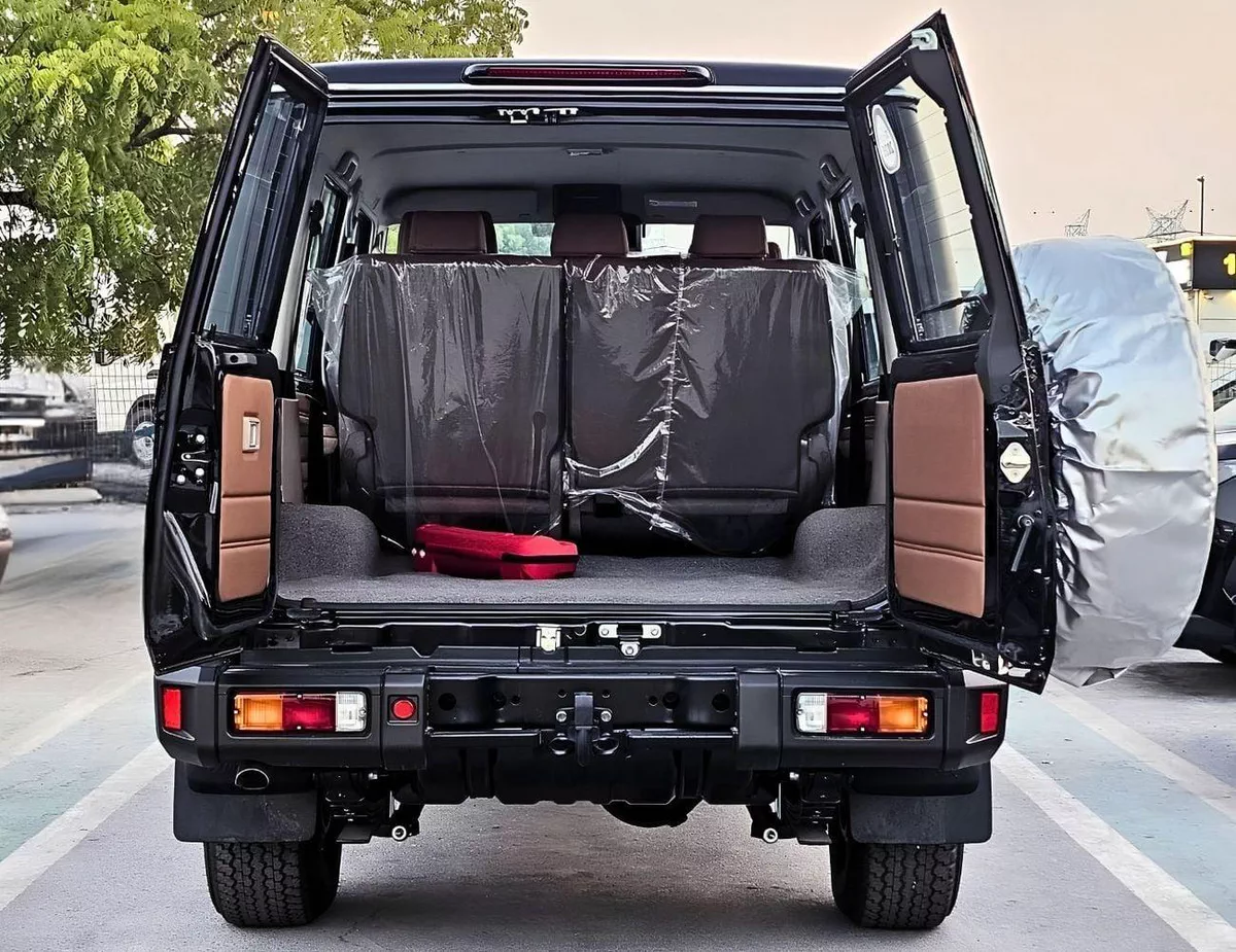 Toyota Land Cruiser 70 LC76 LX HARDTOP 5DOOR || 4.0L PETOL A/T 4WD | RADAR | DIFF-LOCK | FULL OPTION (CODE # 76PAFRE)-6-0