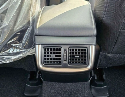 Toyota Hilux SR5 / 2.4L DIESEL A/T / BLIND SPOT / DIFF LOCK / FR&RR CHROME BUMPERS / (CODE # HDFAA)-5