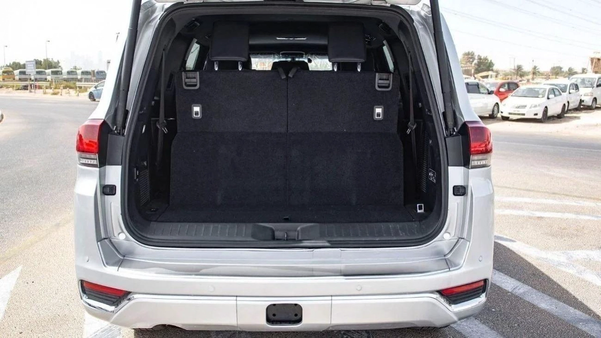 Toyota Land Cruiser VX 3.3L-8-8