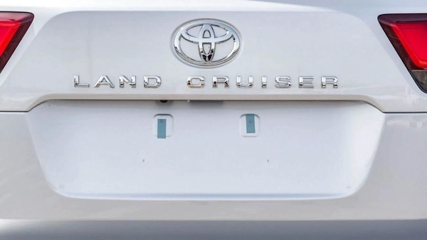 Toyota Land Cruiser VX 3.3L