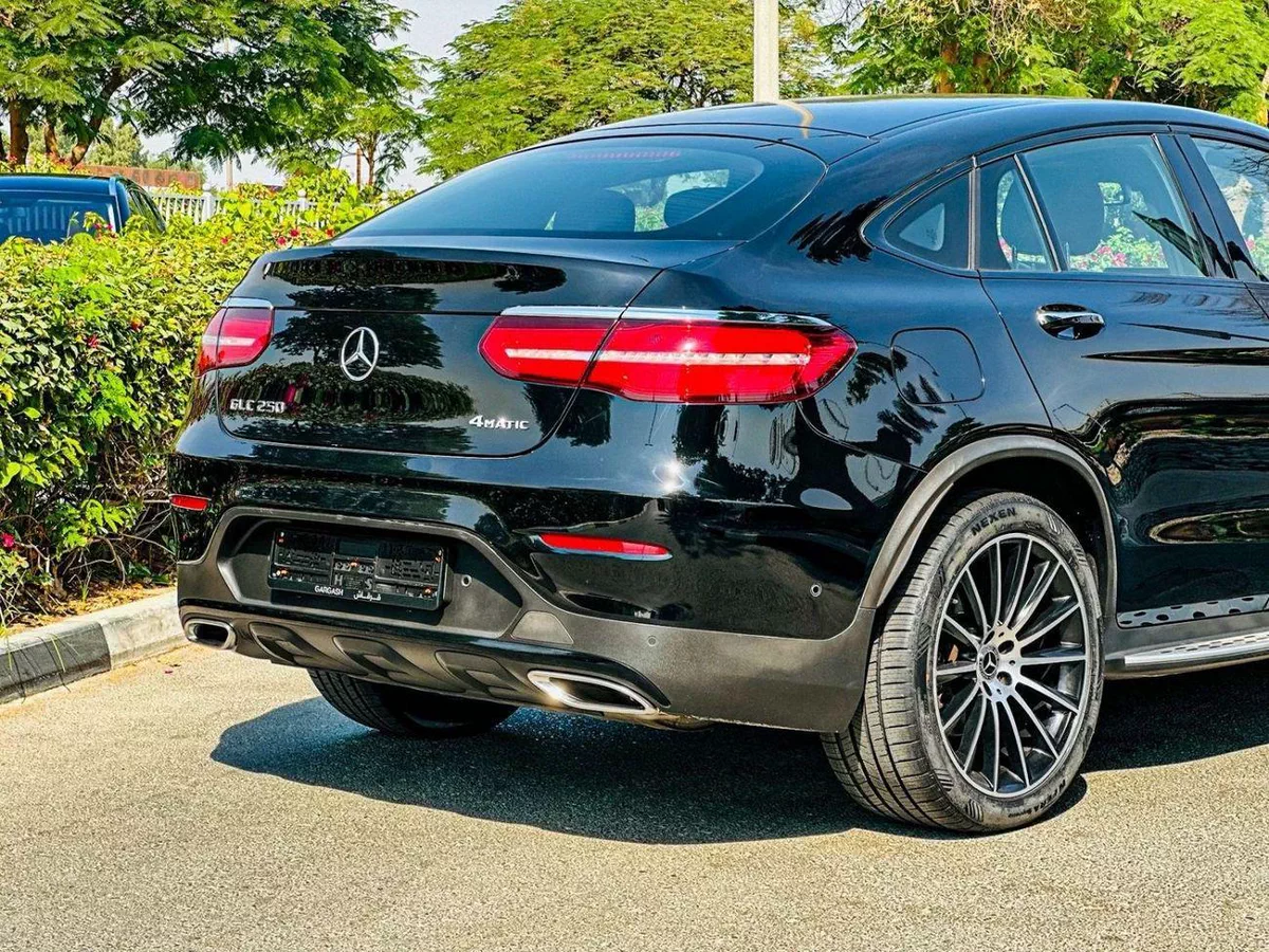 Mercedes Benz GLC250 AMG 2.0L-3-0