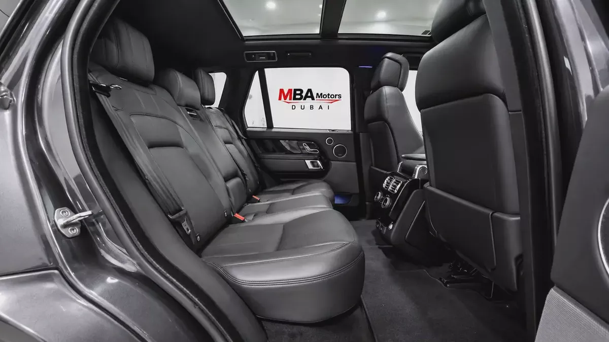 2020 Range Rover Vogue - GCC Specs - Full Service Record-11-11
