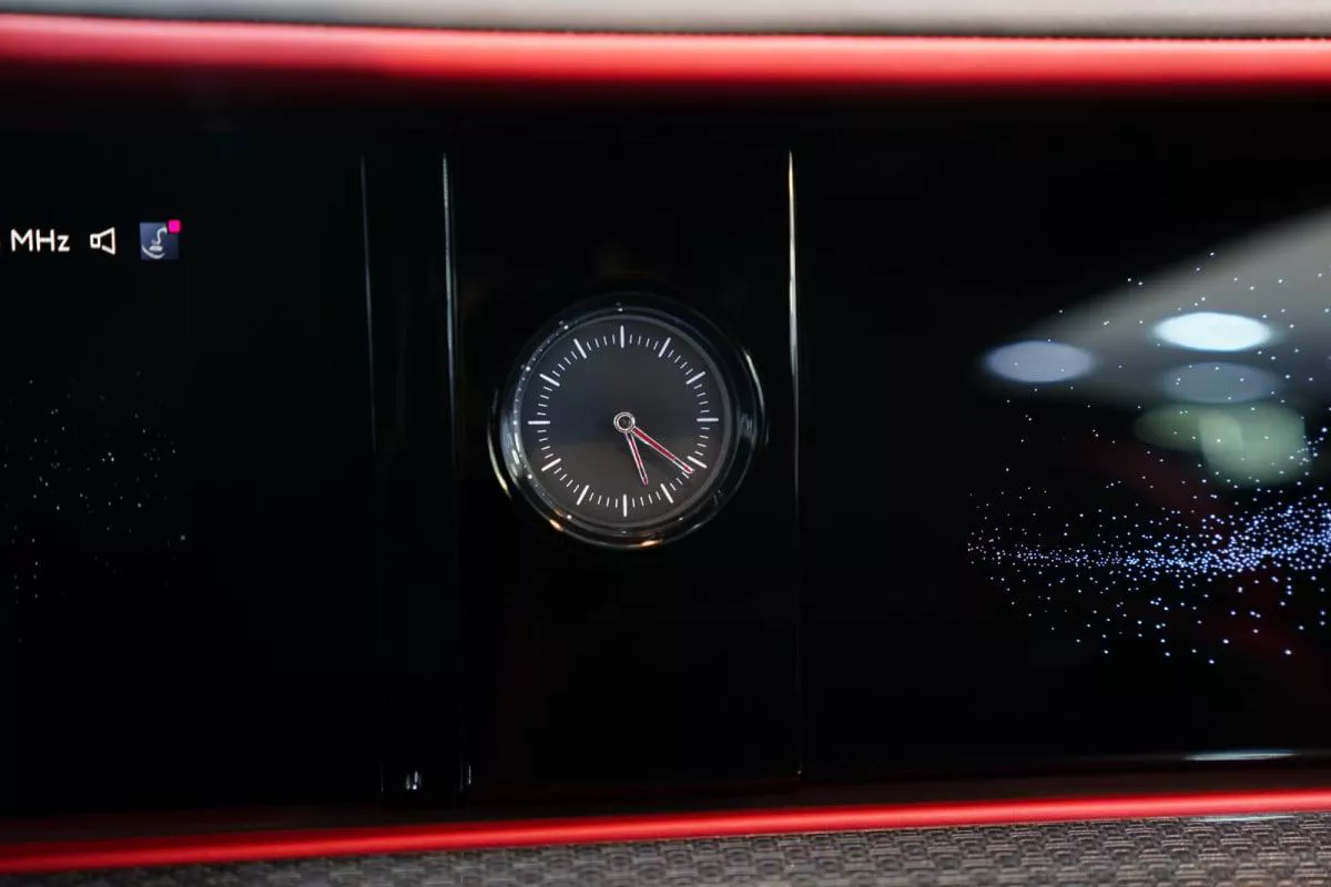 Rolls-Royce Spectre Black Badge-8-8
