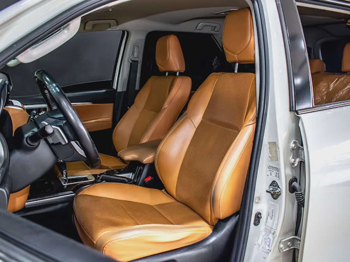 2019 ll Toyota fortuner ll VXR - V6 ll Gcc ll Full Option ll Single Owner-8-8