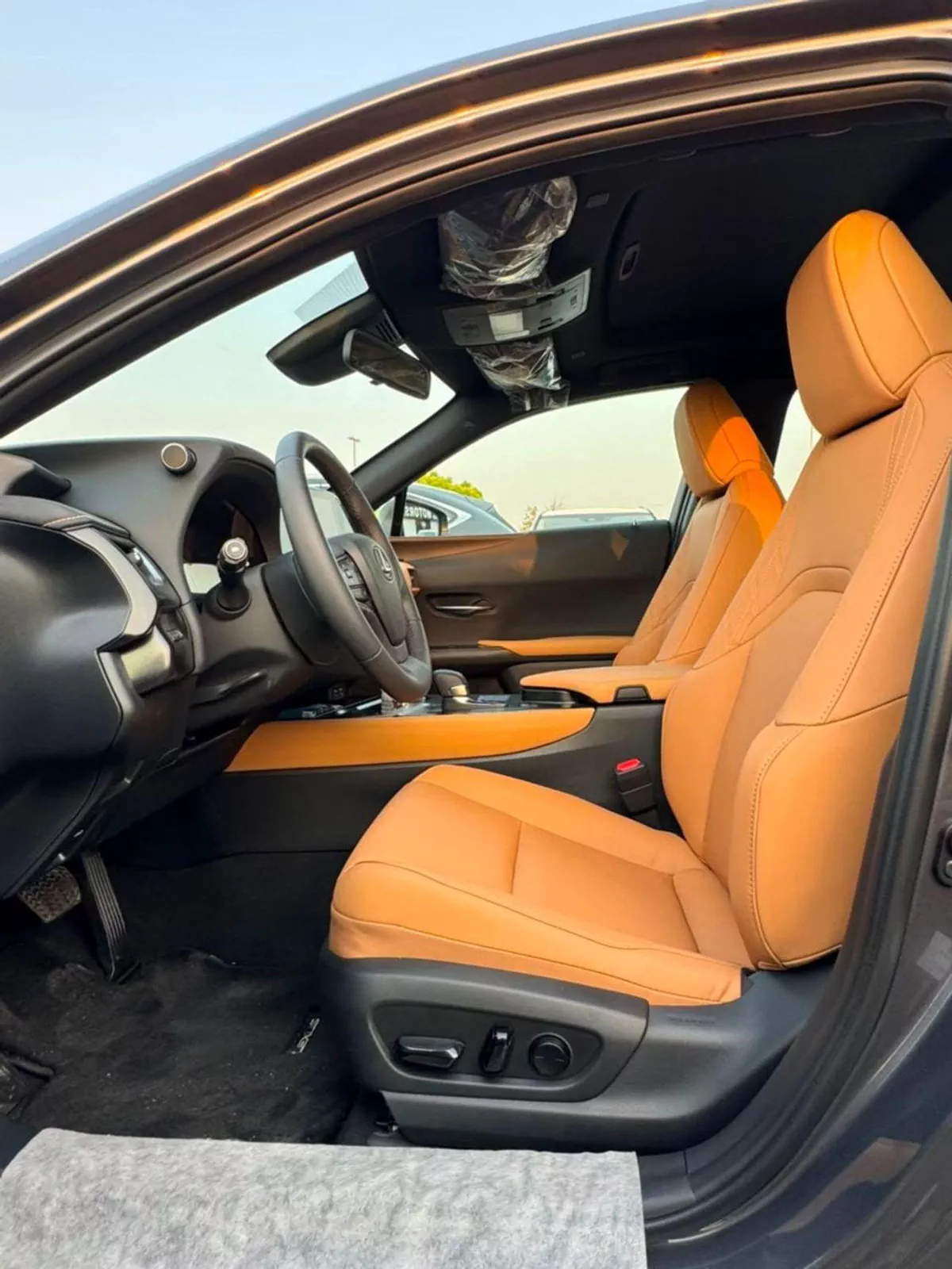 Lexus UX300h PRIME 2.0L HYBRID PRIME HYBRID | 2.0L V4 | RADAR | LEATHER WITH PWR SEATS | SUNROOF | FULL OPTION (CODE # UX3HP)-9-0