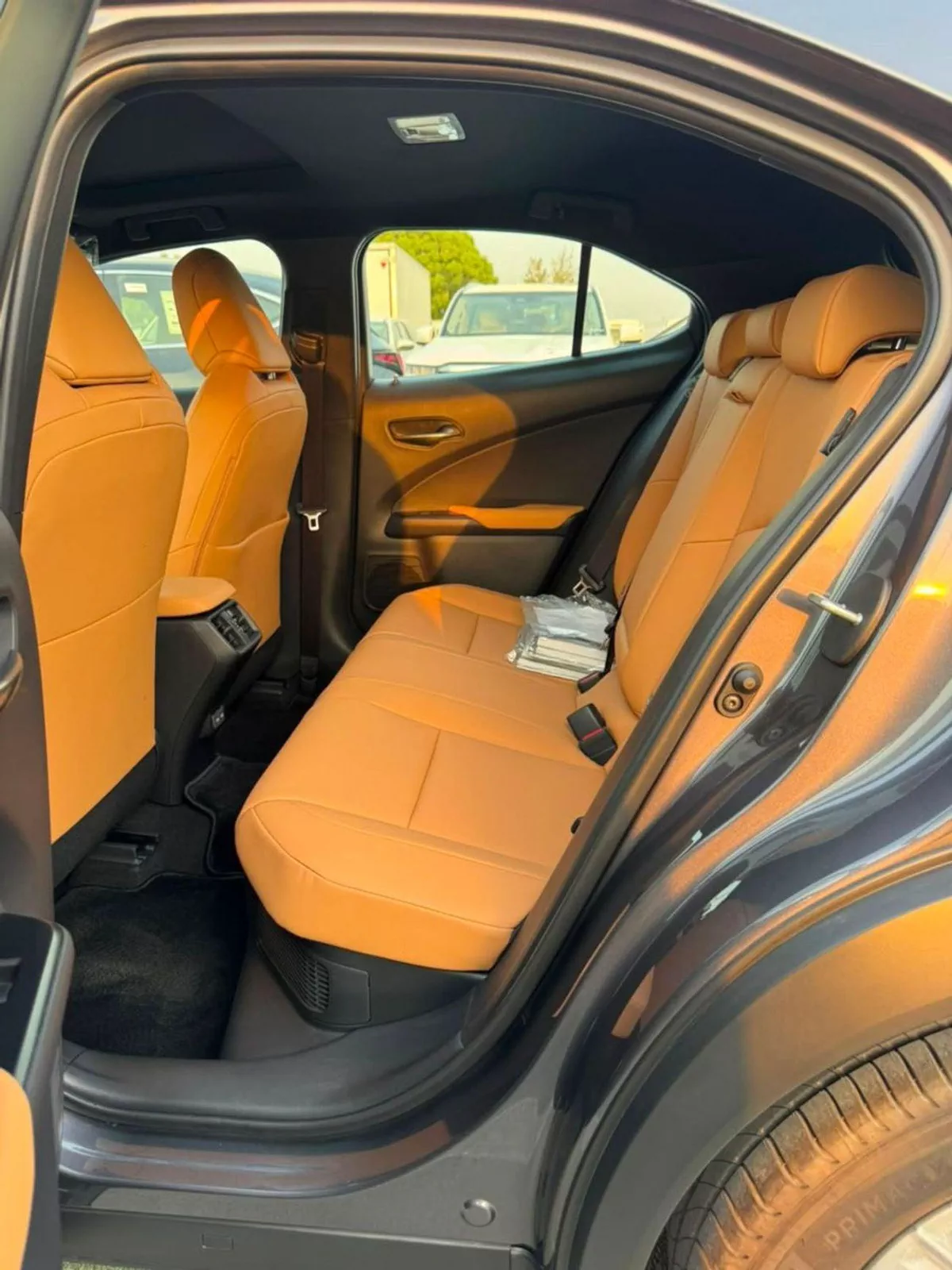 Lexus UX300h PRIME 2.0L HYBRID PRIME HYBRID | 2.0L V4 | RADAR | LEATHER WITH PWR SEATS | SUNROOF | FULL OPTION (CODE # UX3HP)-11-0