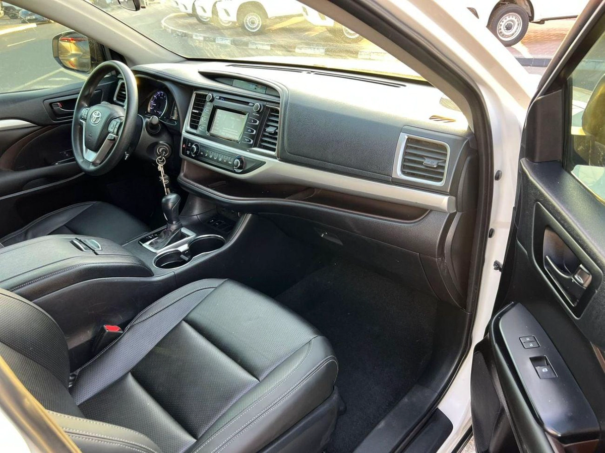 Toyota Highlander 2019 Toyota Highlander MidOption - 2.7L V4 - Rear Camera - 7 Leather Seat-12-0