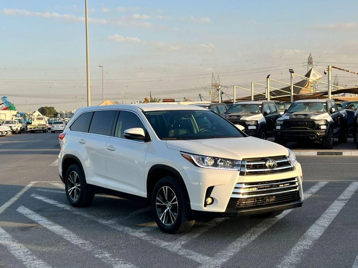 Toyota Highlander 2019 Toyota Highlander MidOption - 2.7L V4 - Rear Camera - 7 Leather Seat