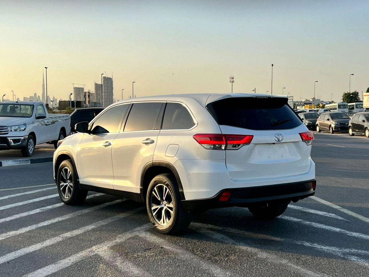 Toyota Highlander 2019 Toyota Highlander MidOption - 2.7L V4 - Rear Camera - 7 Leather Seat-4-0