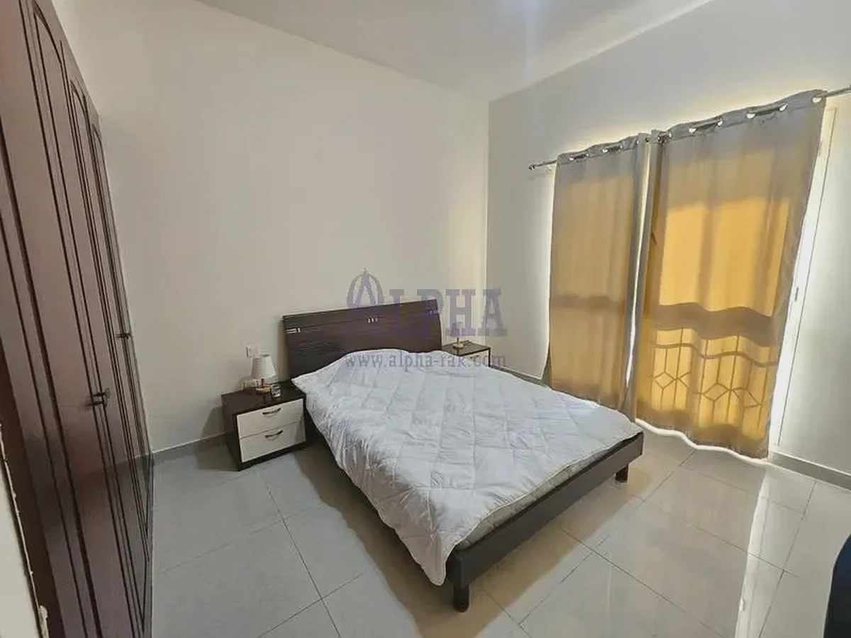 Mesmerizing Sea View! 1 Bedroom For Sale-2-2