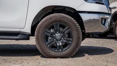 Toyota Hilux TOYOTA HILUX DC | 2-YEAR WARRANTY + SERVICE AVAILABLE | IN-HOUSE FINANCING | 0% DOWNPAYMENT (BANK)-4