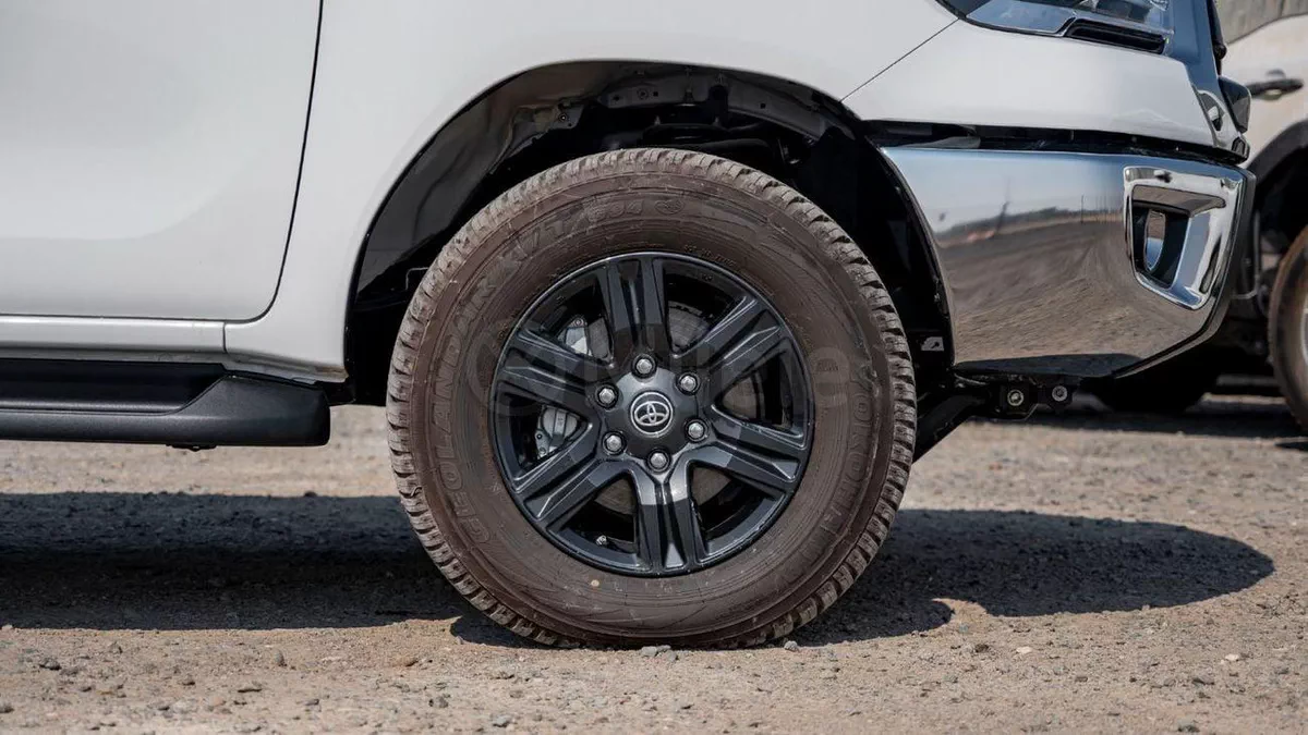 Toyota Hilux TOYOTA HILUX DC | 2-YEAR WARRANTY + SERVICE AVAILABLE | IN-HOUSE FINANCING | 0% DOWNPAYMENT (BANK)-4-0