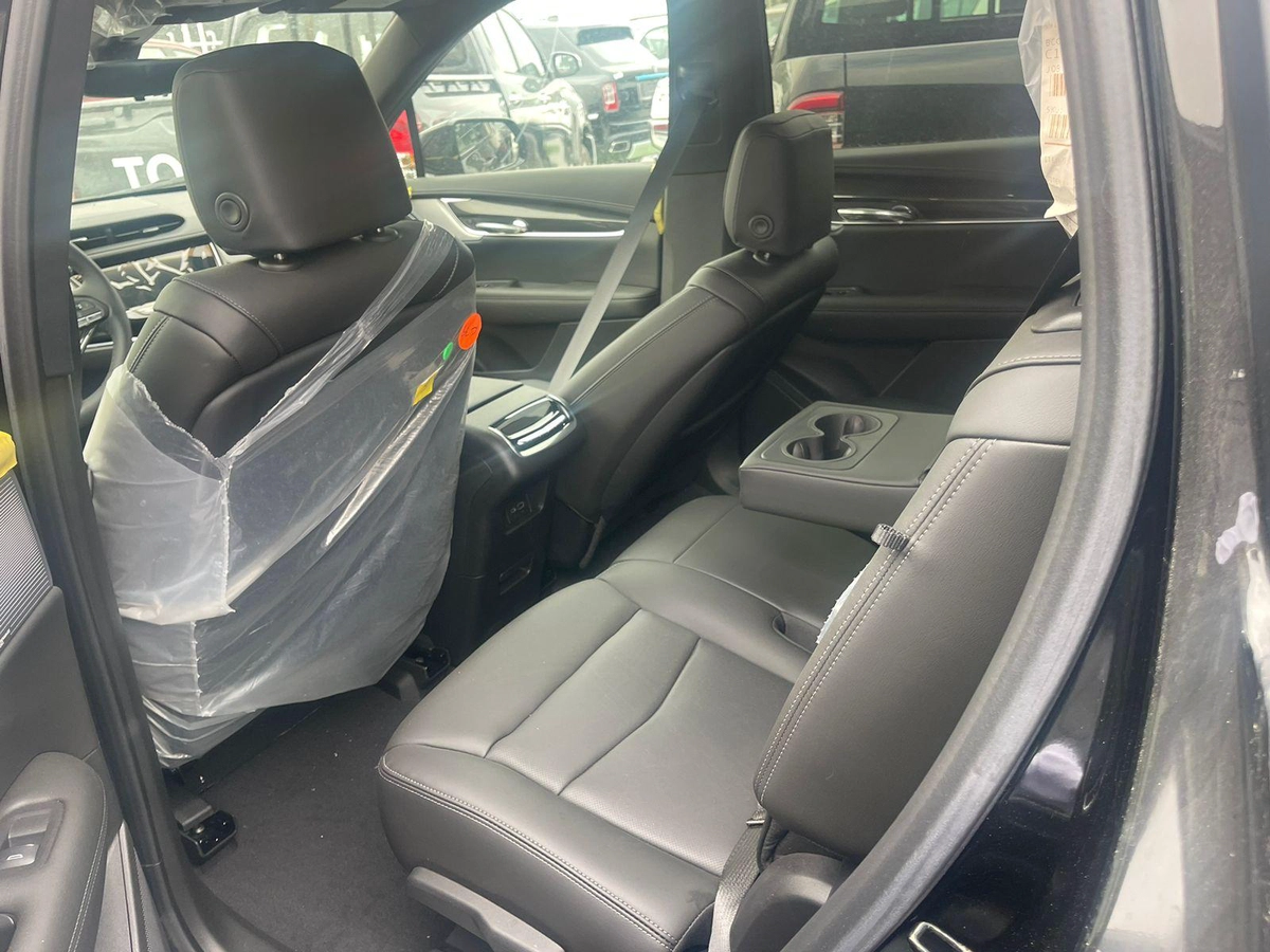New Cadillac CT5-7-7