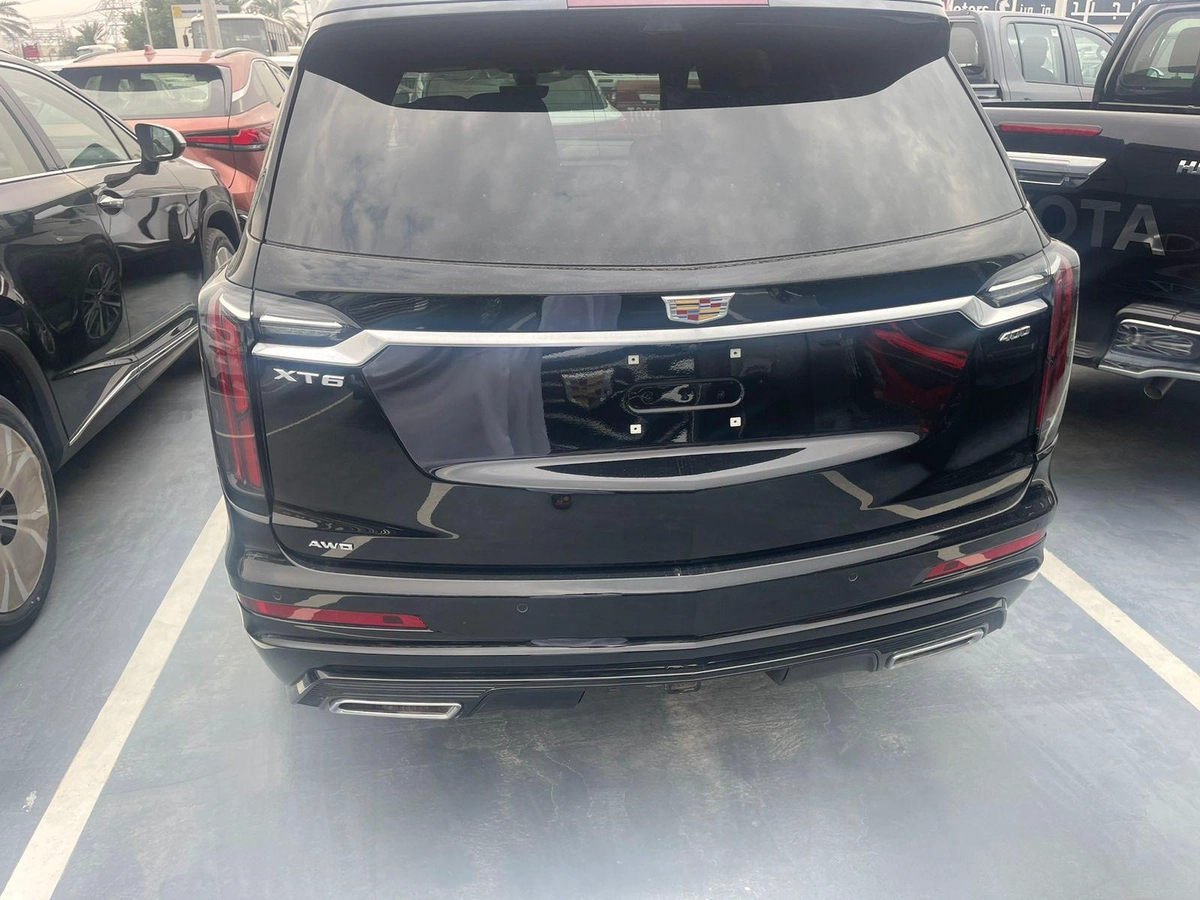 New Cadillac CT5-4-4