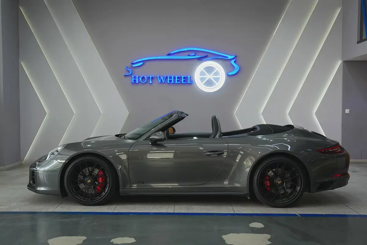 2017 - Porsche 911 Carrera GTS - with warranty for 333,000.00 AED-5-5