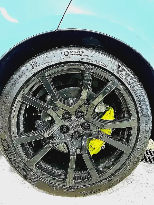 RANGE ROVER SPORT SV LIMITED VEGA CELESTIAL COLLECTION + FULL CARBON RIMS