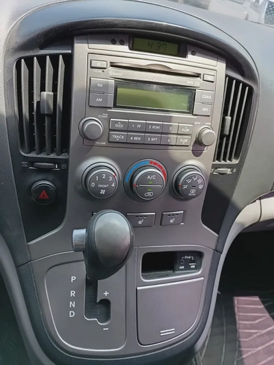 Hyundai H1 GLS 2014 Korean Specs-11