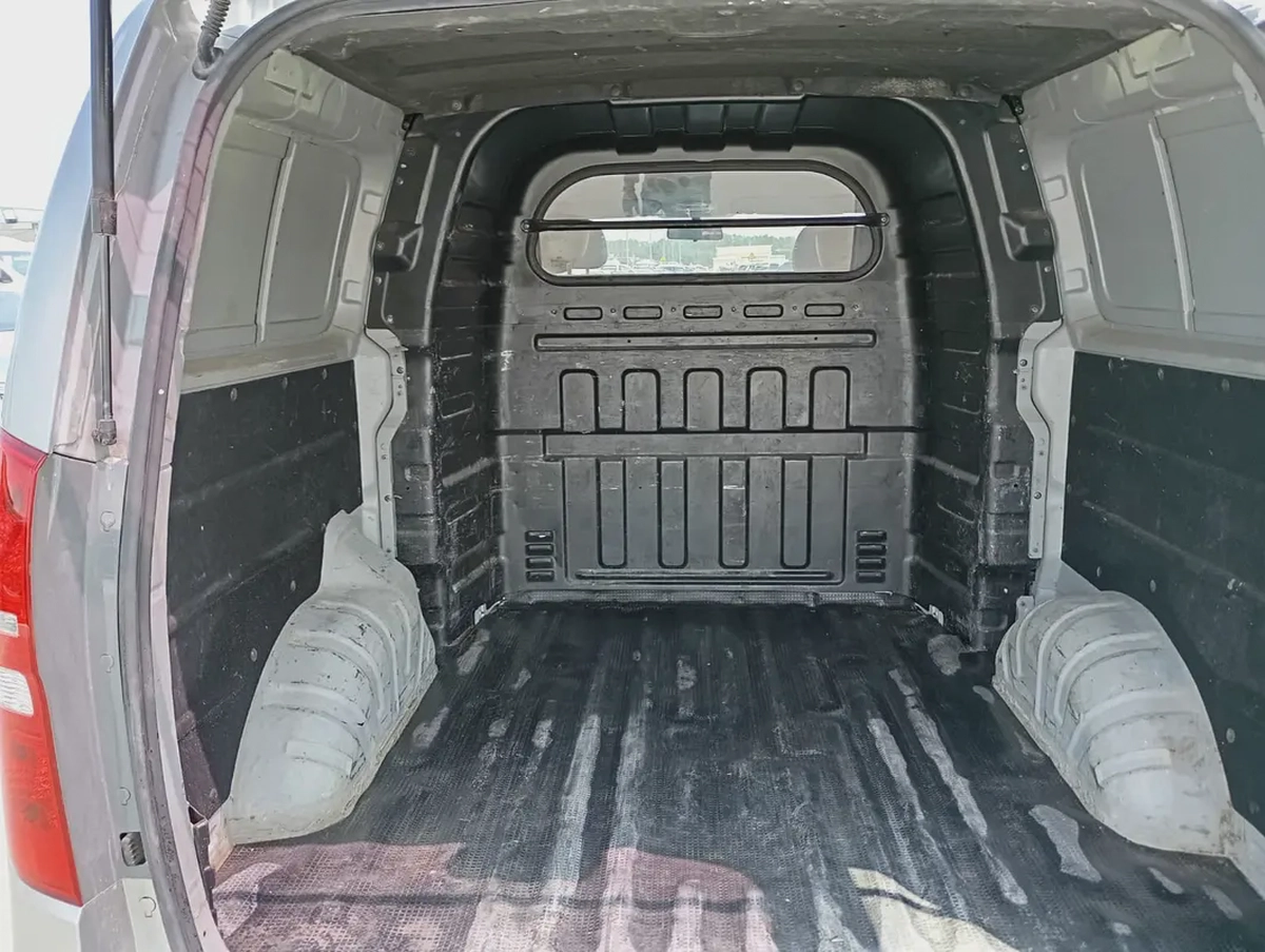 Hyundai H1 GLS 2014 Korean Specs-10-10