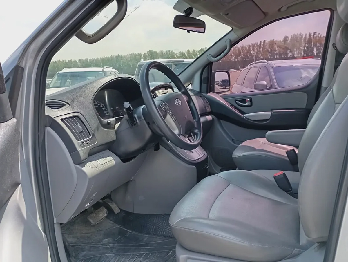 Hyundai H1 GLS 2014 Korean Specs-6-6