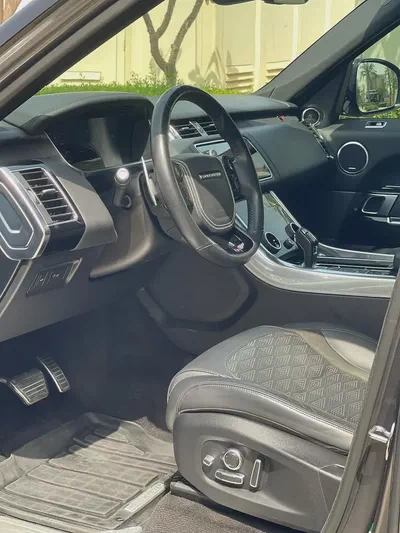 Land Rover Range Rover Sport SVR 2019 - American Specs-9