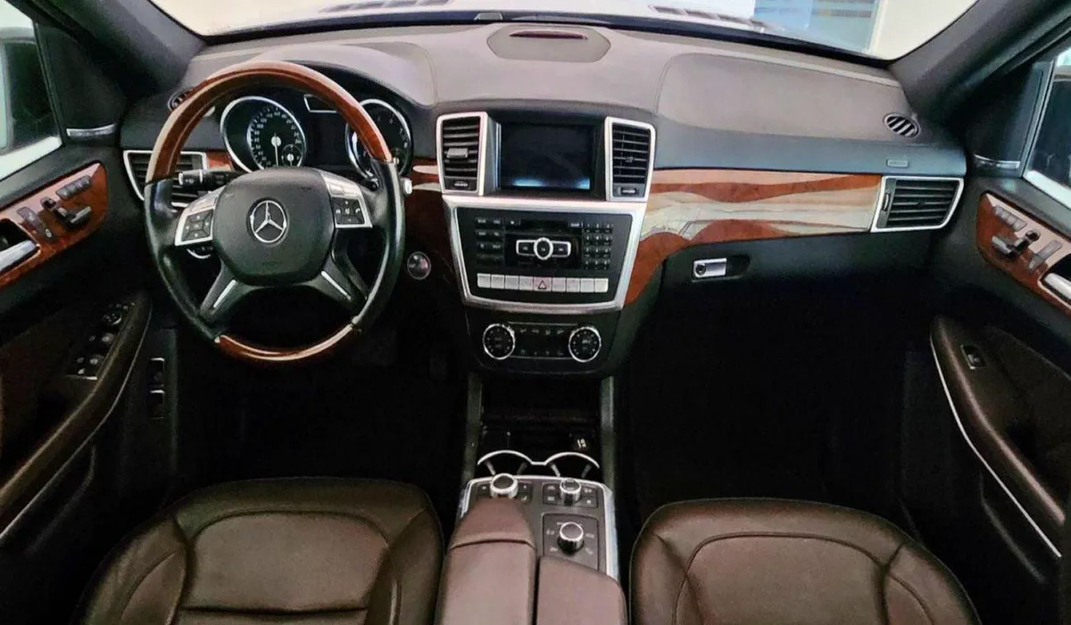 Mercedes Benz GL500 STANDARD 4 MATIC V8 4.7L - FULL OPTION - GCC SPECIFICATION - EXCELLENT CONDITION-6-0
