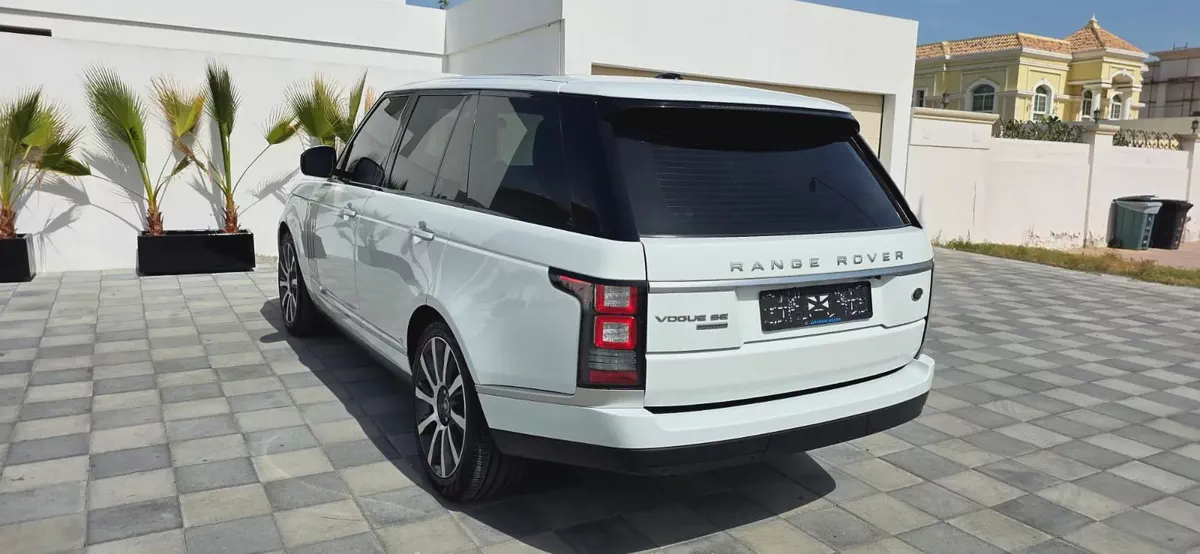 2016-Range Rover Vogue SE Supercharged-Full option-Excellent Condition-Full Service History-5-5