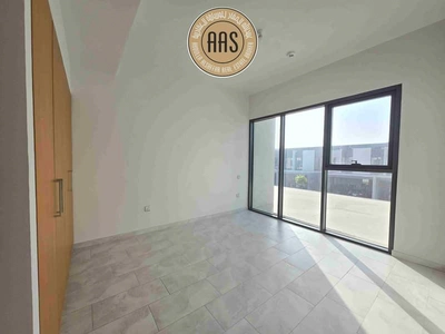 SINGLE ROW WITH LANDSCAPE GARDEN 4BR+MAID VILLA FOR RENT-2