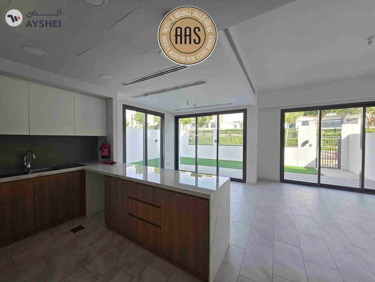 SINGLE ROW WITH LANDSCAPE GARDEN 4BR+MAID VILLA FOR RENT-6-6
