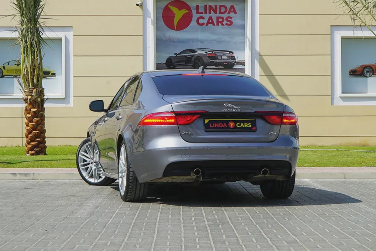 Jaguar XF 2020-8-8