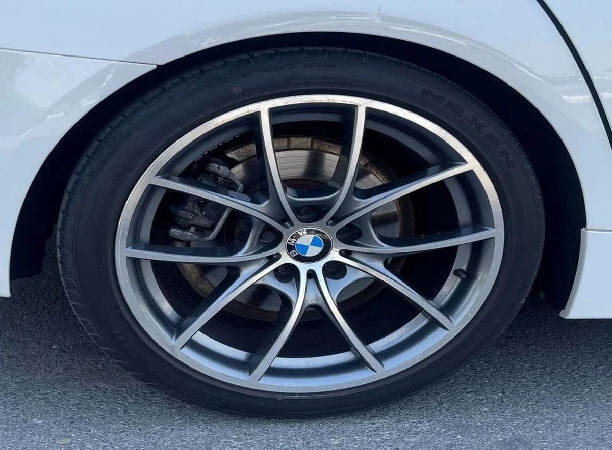 BMW 528i 3L-6CYL 240HP JAPANESE SPECIFICATION-4-4