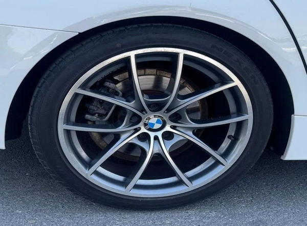 BMW 528i 3L-6CYL 240HP JAPANESE SPECIFICATION