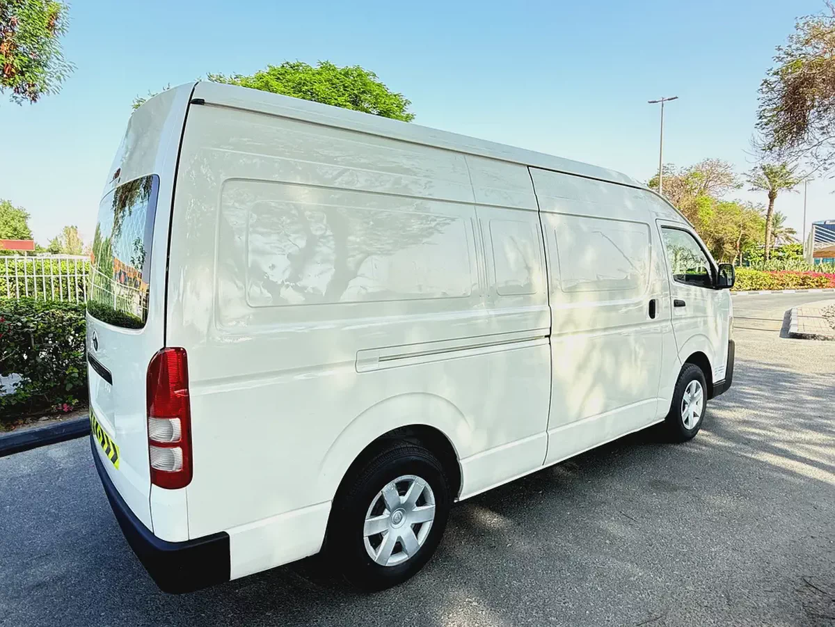 Toyota Hiace GL 2014 Year 2.7L GCC Specs-Excellent Condition-10-10