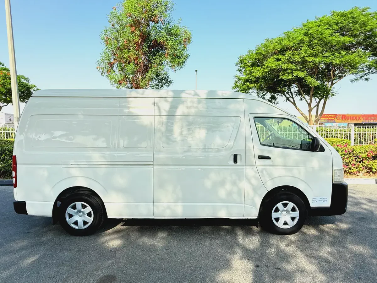 Toyota Hiace GL 2014 Year 2.7L GCC Specs-Excellent Condition-1-1