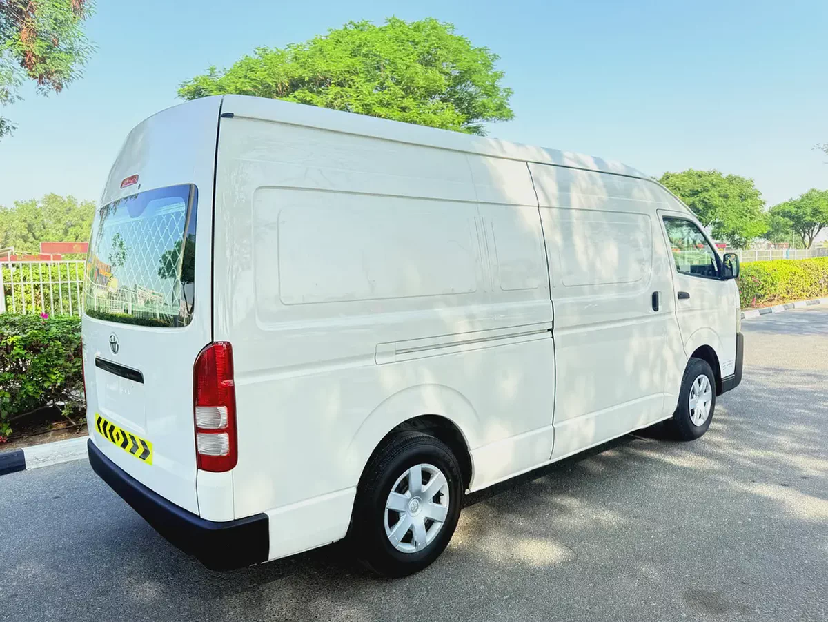 Toyota Hiace GL 2014 Year 2.7L GCC Specs-Excellent Condition-2-2