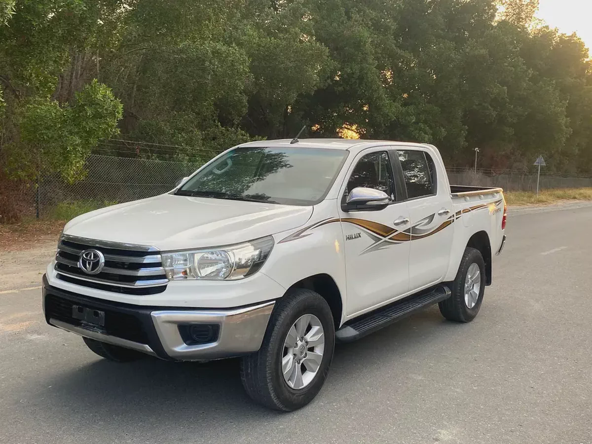 Toyota Hilux SR5 2017 GCC Specs - Well Maintained Pick-up