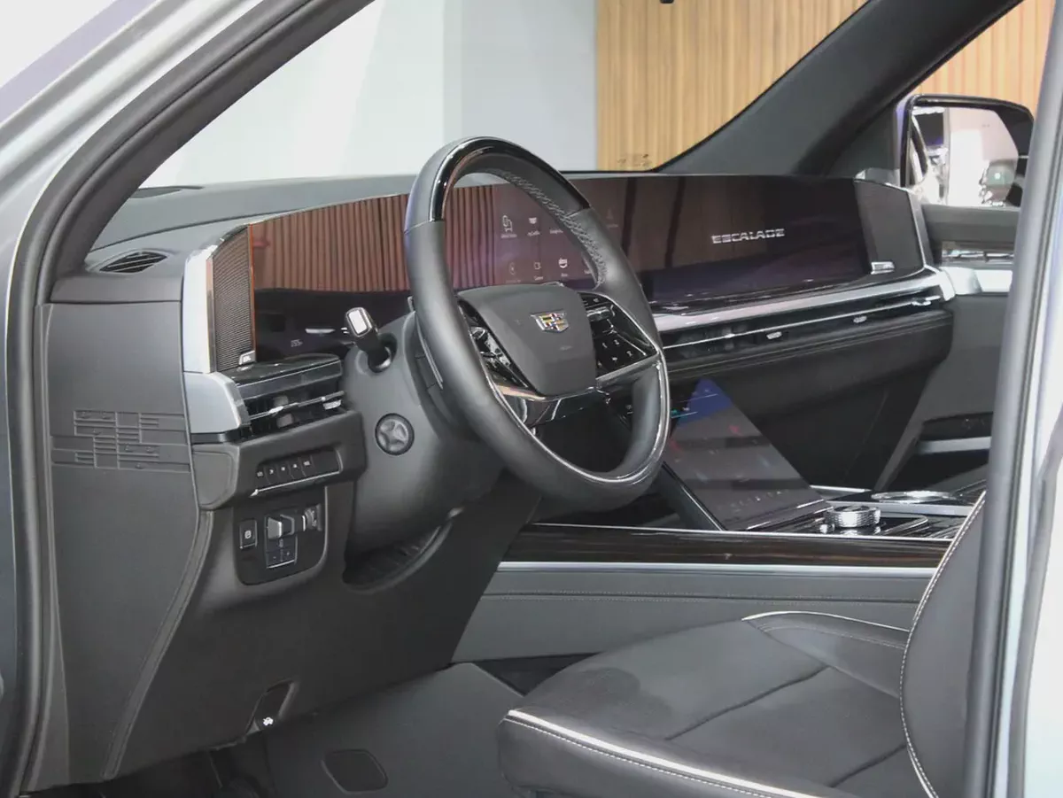 2025 - Cadillac Escalade Sport Platinum - V8 for 399,000.00 AED-10-10