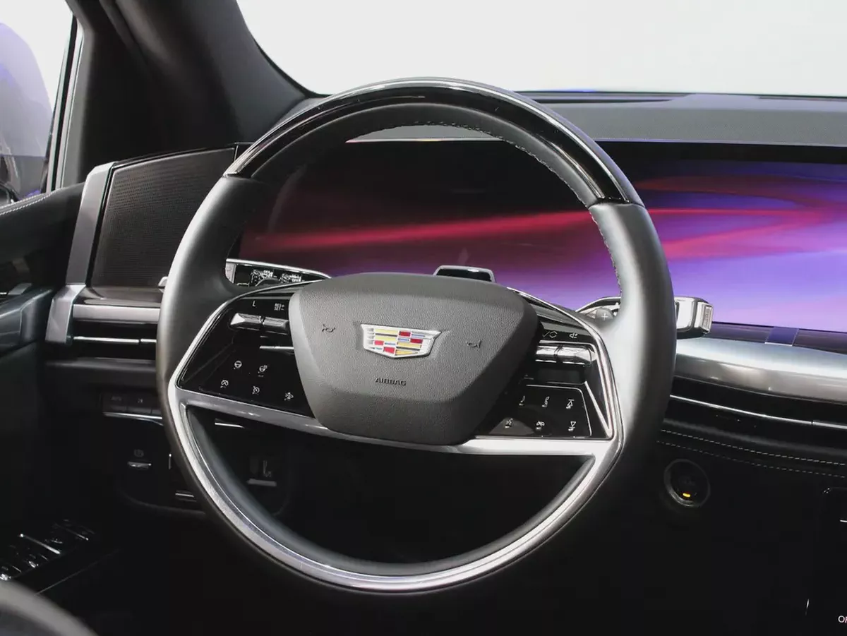 2025 - Cadillac Escalade Sport Platinum - V8 for 399,000.00 AED-16-16
