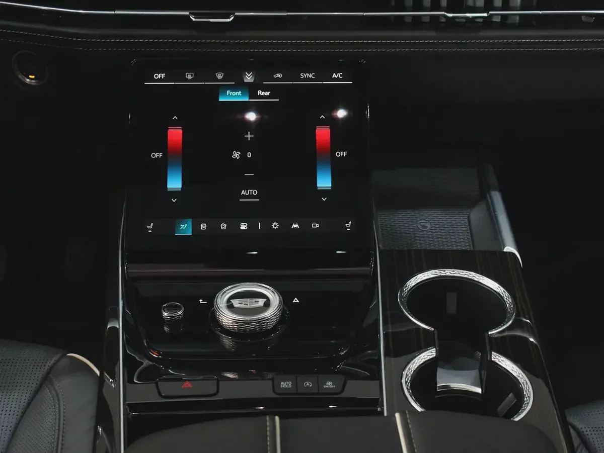 2025 - Cadillac Escalade Sport Platinum - V8 for 399,000.00 AED-18-18
