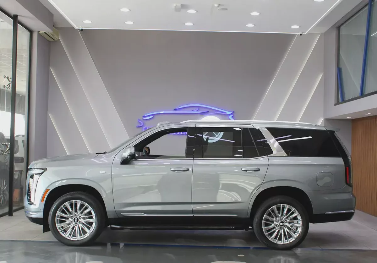 2025 - Cadillac Escalade Sport Platinum - V8 for 399,000.00 AED-6-6