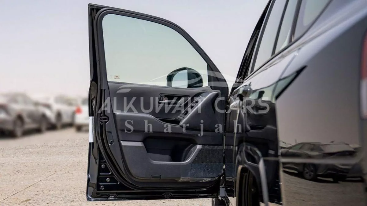 Toyota Land Cruiser GXR TOYOTA LAND CRUISER LC300 GXR 3.3D AT MY2025 – BLACK-9-0