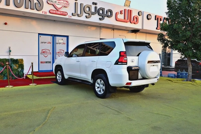 TOYOTA PARADO LAND CRUISER 2022 Model available @ 2610 monthly emi bank finance with 0 downpayment-5